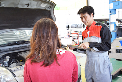 ご来店いただき、車検のお見積もりをします